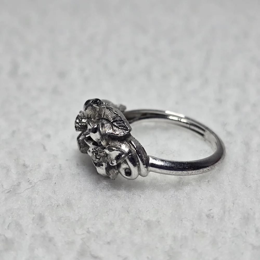 Vintage Avon Orchard Blossom ring, size 6